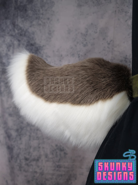 Brown and white deer tail