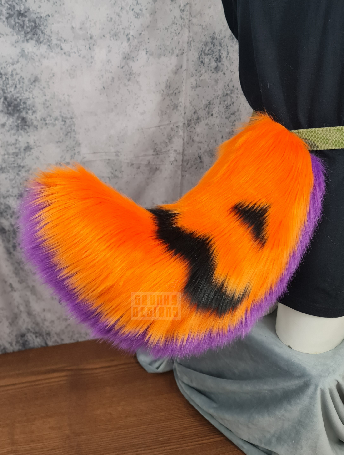 Large nub tail - pumpkin