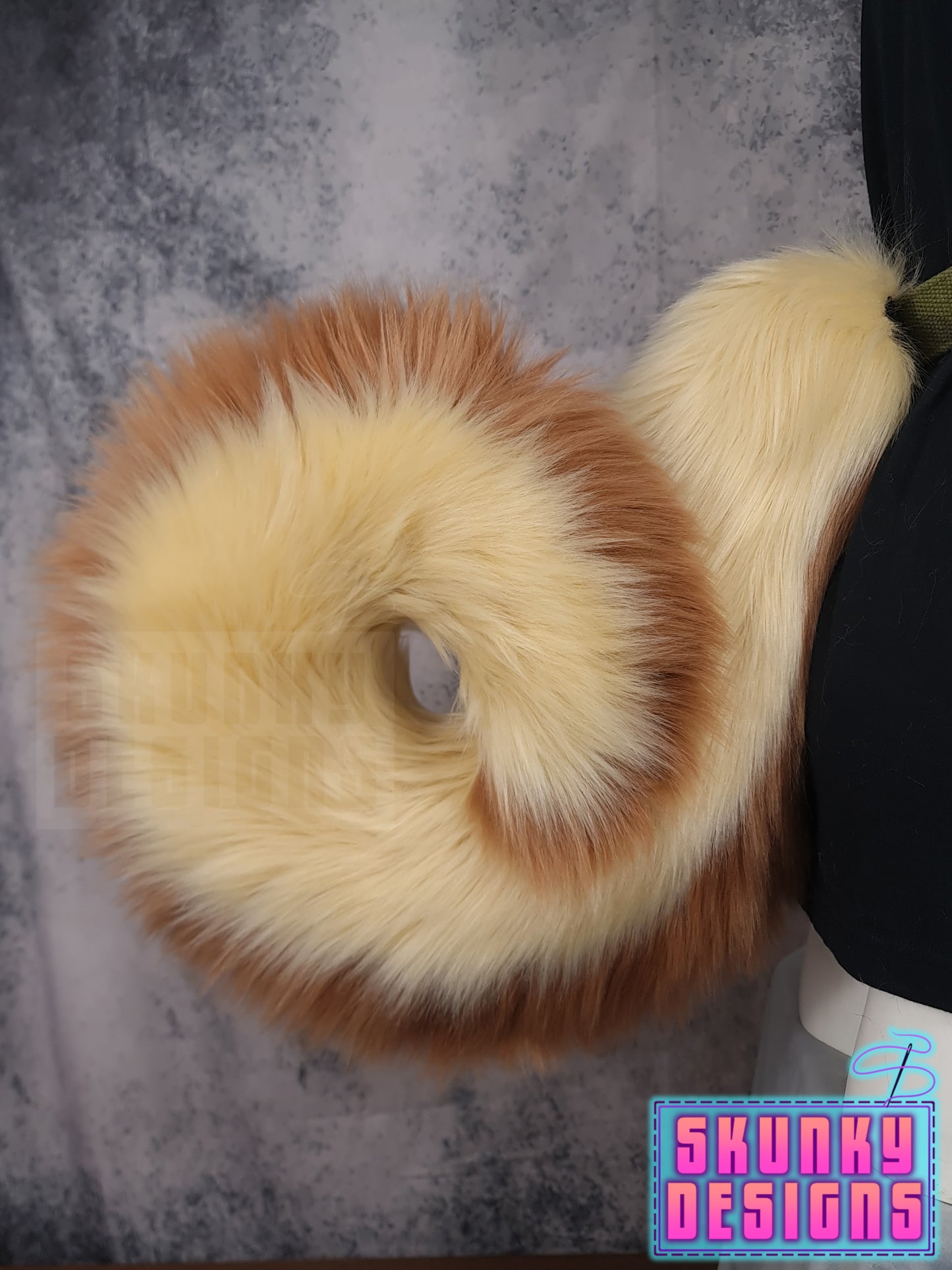 Caramel and vanilla husky tail