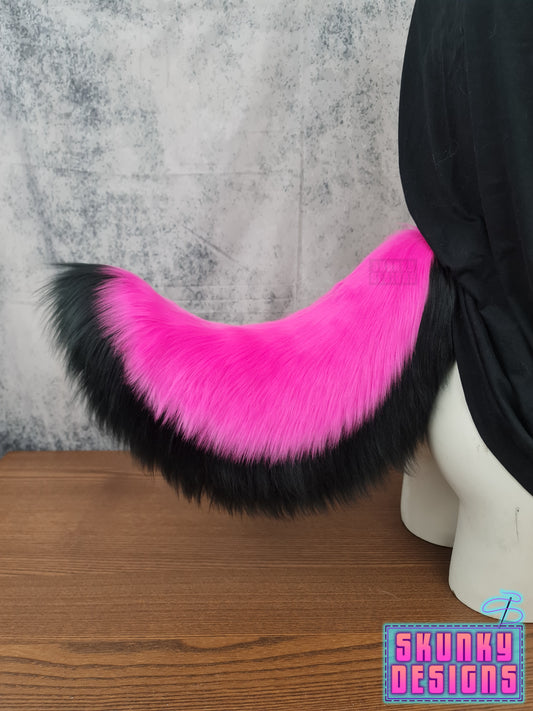 Large nub tail - pink and black