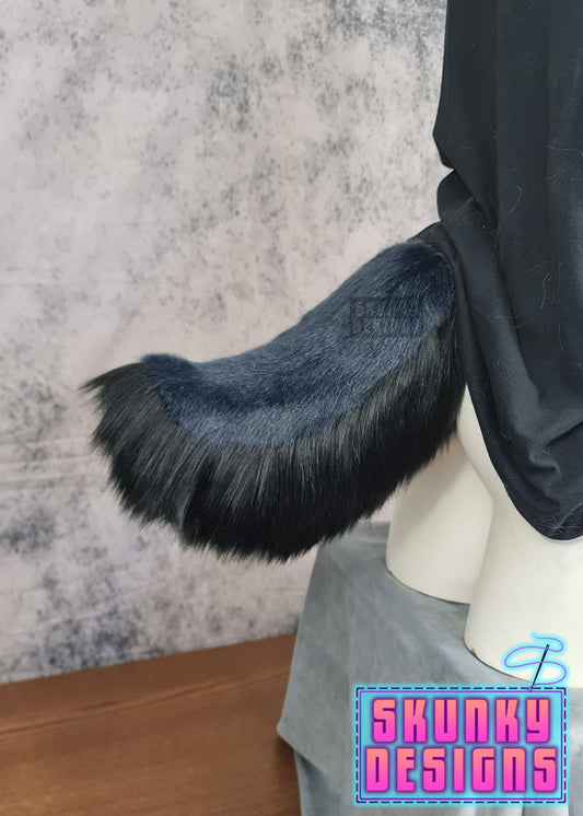 Small nub tail - dark blue and black